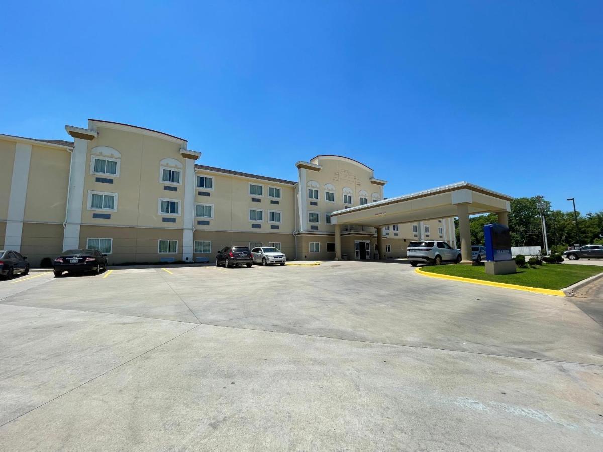 Quality Inn & Suites Адмор Екстериор снимка