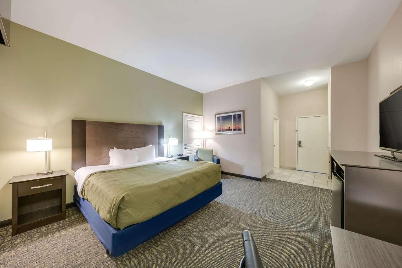 Quality Inn & Suites Адмор Екстериор снимка