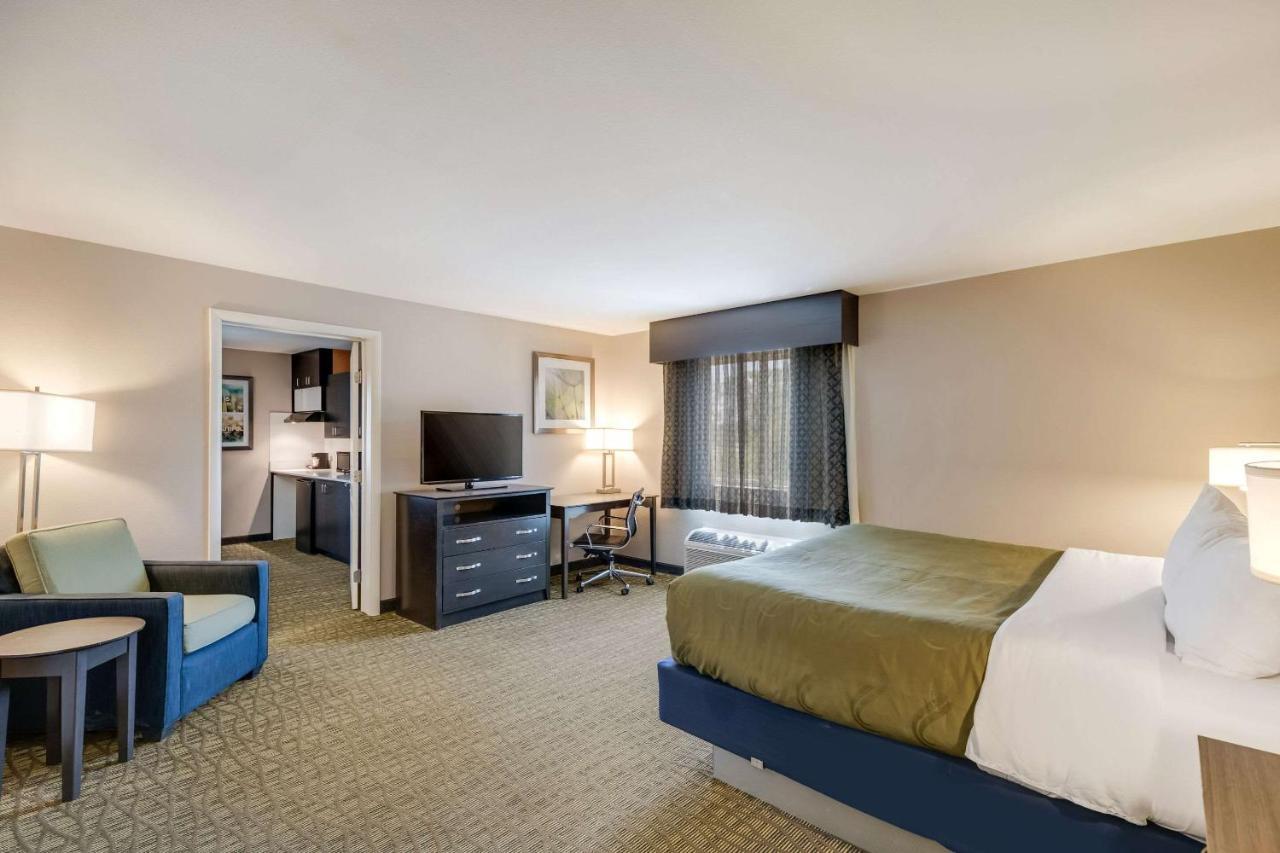 Quality Inn & Suites Адмор Екстериор снимка