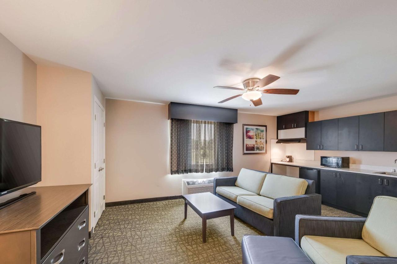 Quality Inn & Suites Адмор Екстериор снимка