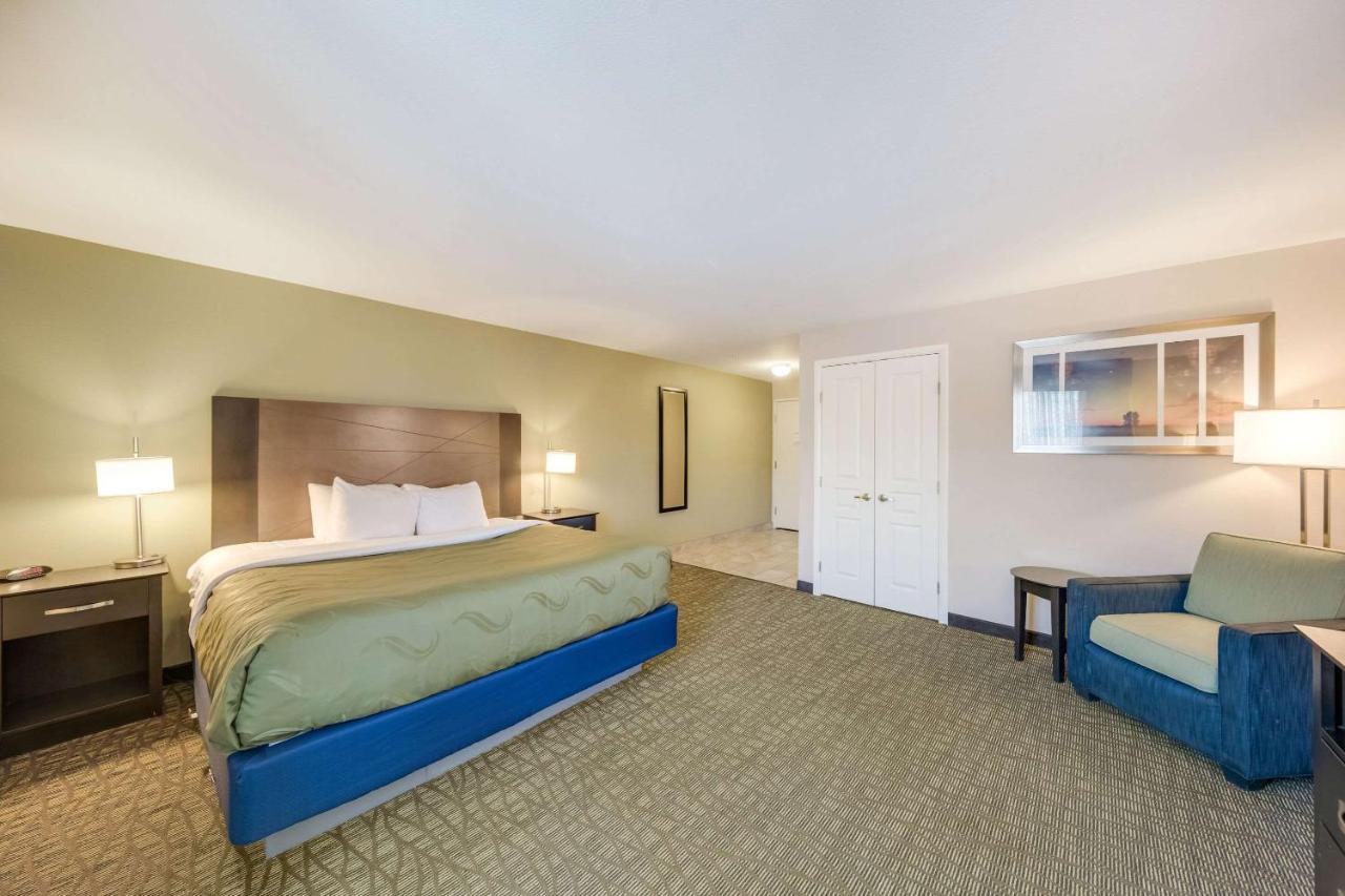 Quality Inn & Suites Адмор Екстериор снимка